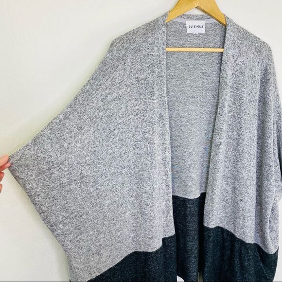 Olive and Oak gray colorblock open cocoon sweater - Picture 4 of 7